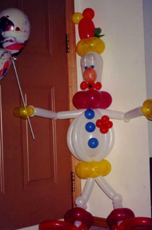 clown.jpg (29132 bytes)