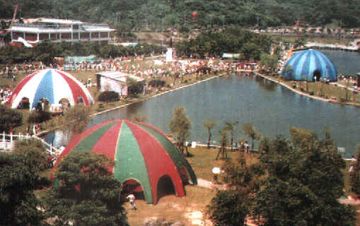 tent1.jpg (26785 bytes)